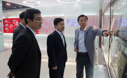 青岛市委副书记王伟到fb体育调研